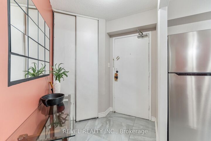 Property Photo: 330 Dixon Road 706 ON M9R 1S9