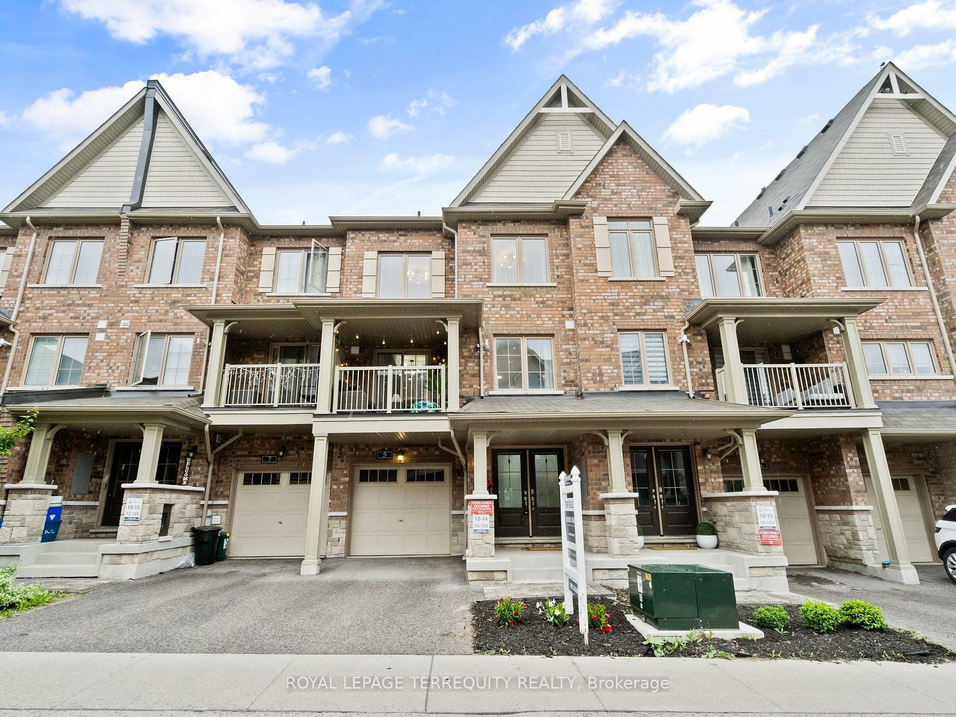 Property Photo: 5 Mappin Way ON L1R 0R4