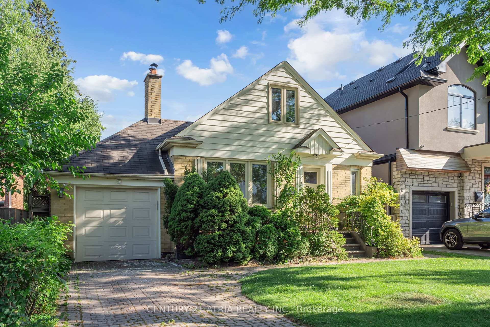 13 Sunnydale Drive  Toronto ON M8Y 2J2 photo