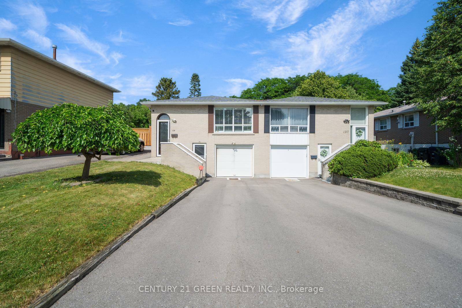 Property Photo: 159 Hollyberry Trail ON M2H 2P2