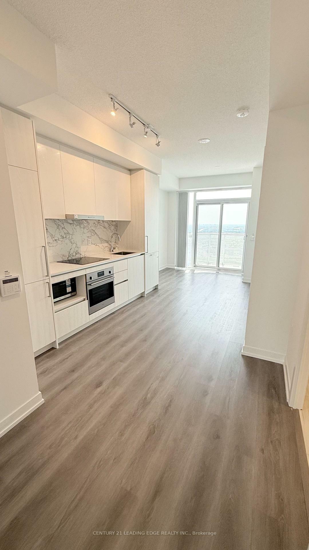 Property Photo: 195 Commerce Street 3907 ON L4K 0P9