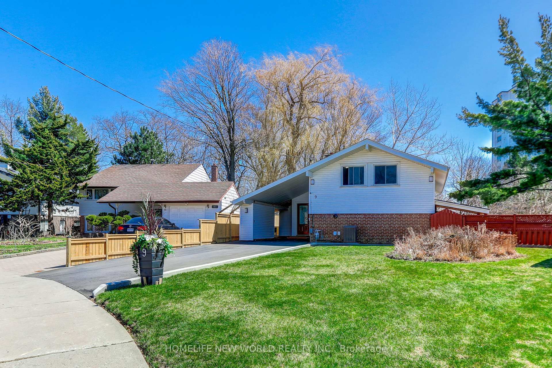 9 Ladysbridge Drive  Toronto ON M1G 3H5 photo