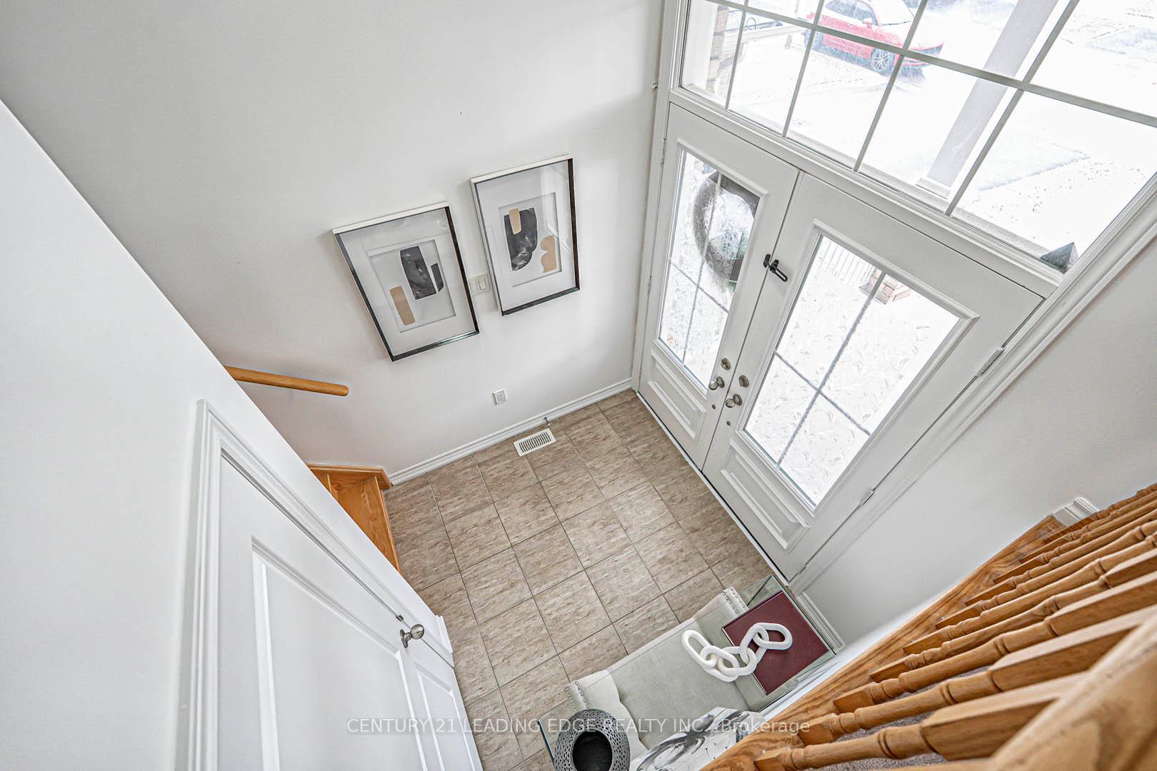 Property Photo: 87 Ridge Gate Crescent ON L0G 1M0