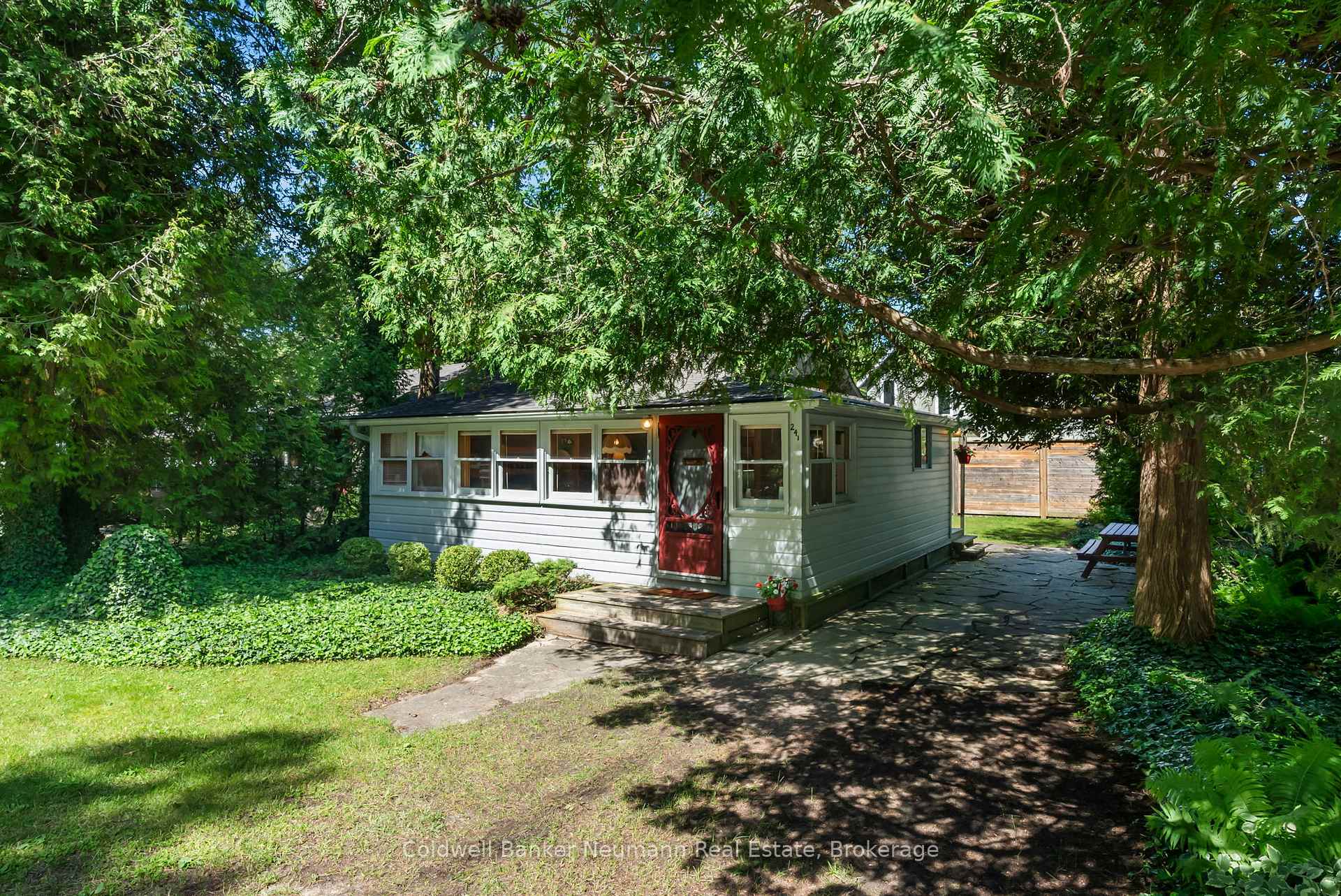 Property Photo: 241 Lake Street ON N0H 2L0