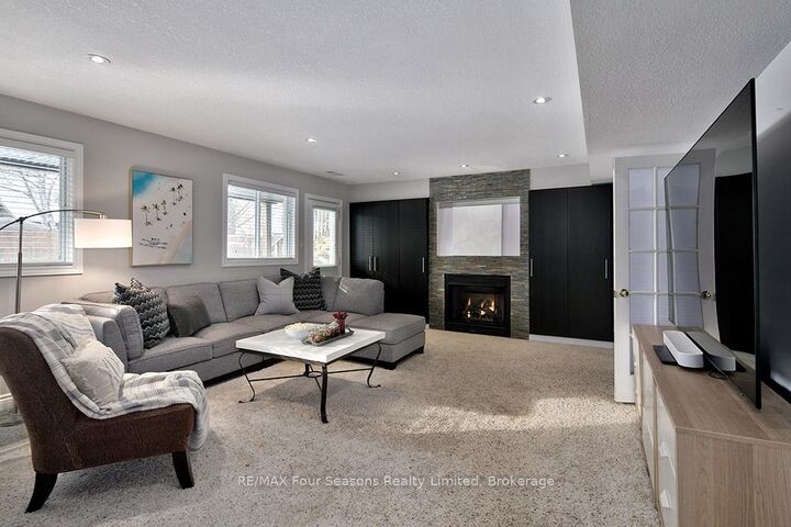 Property Photo: 104 Laurie'S Court ON L9Y 0L4