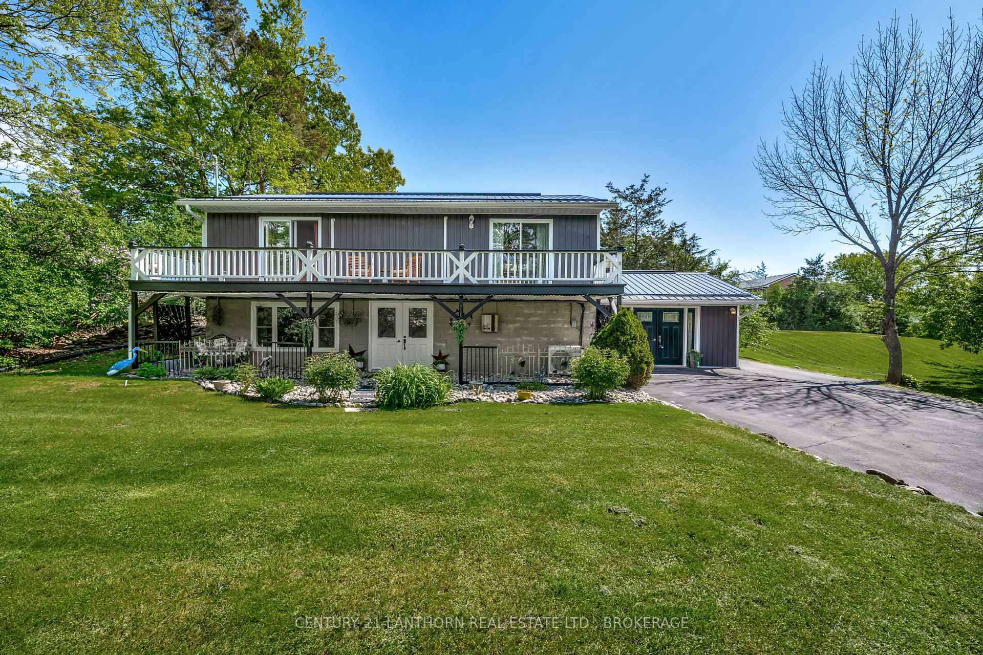 Photo de la propriété: 11807 Loyalist Parkway ON K0K 2T0