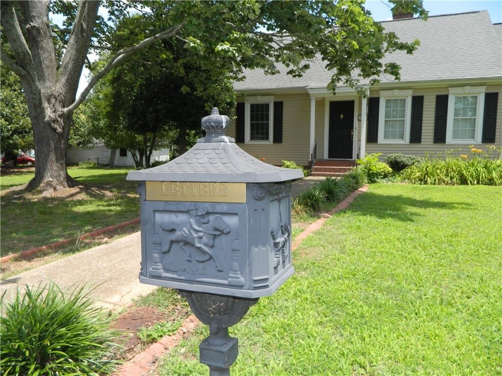 Property Photo:  220 Moultrie Square  SC 29621 