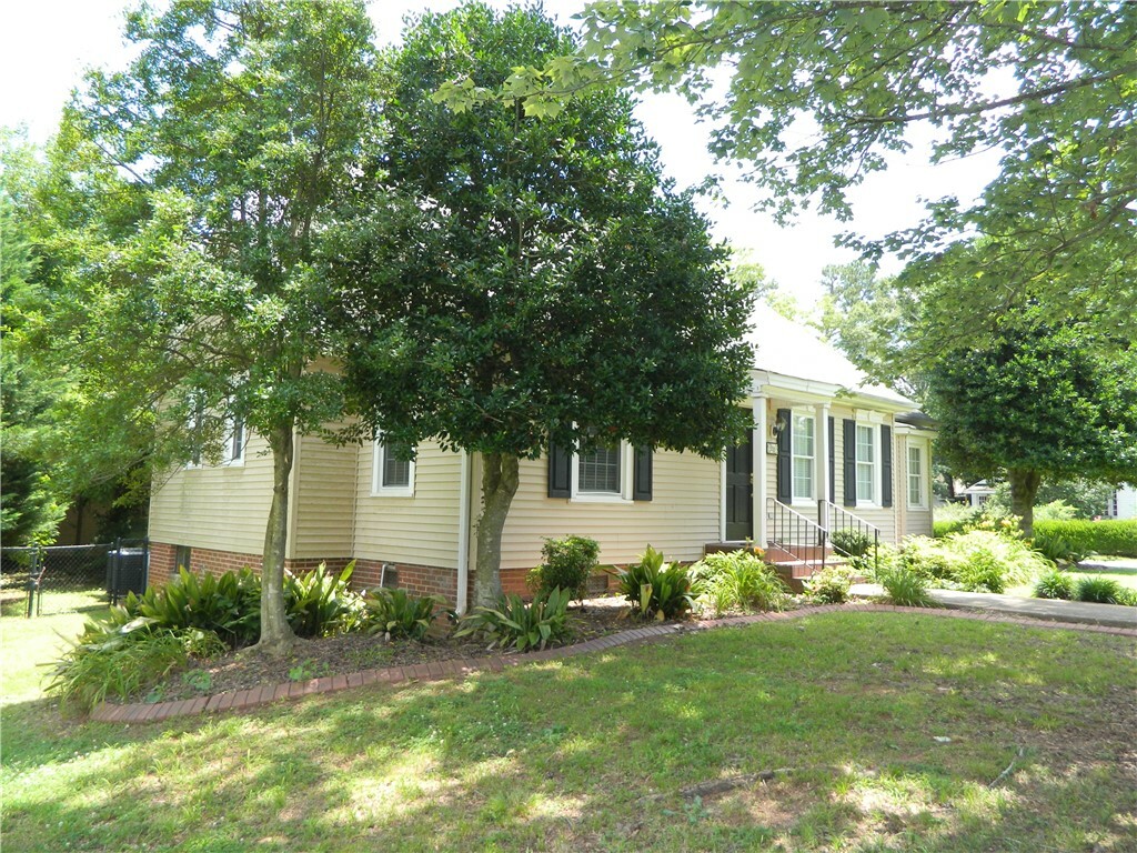 Property Photo: 220 Moultrie Square SC 29621