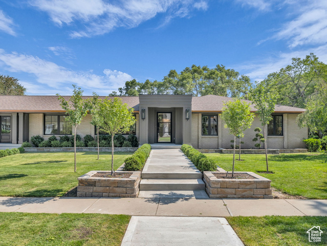 Property Photo: 1499 E River Oaks Dr UT 84093