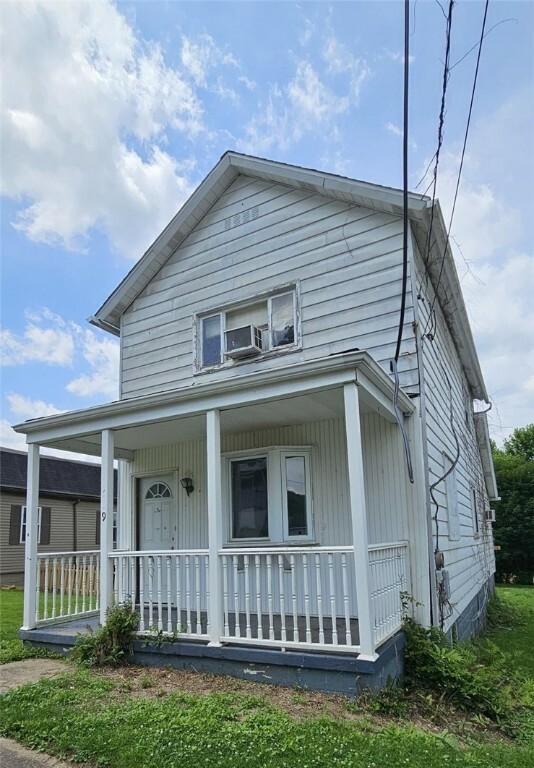 Property Photo: 1419 Robbins Ave PA 15673