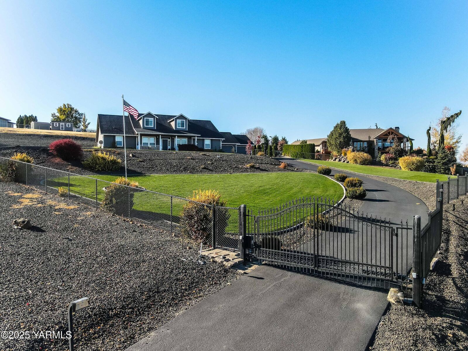 Property Photo: 11300 Flintstone Rd WA 98908