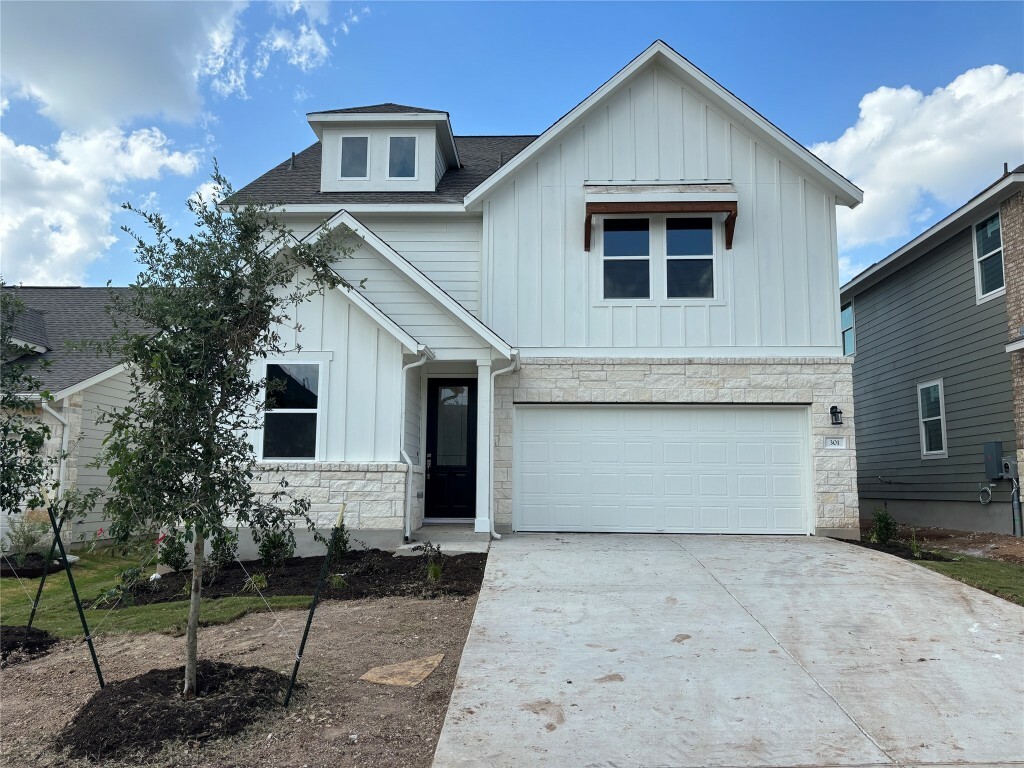 Property Photo: 301 Wrangell Way TX 78620