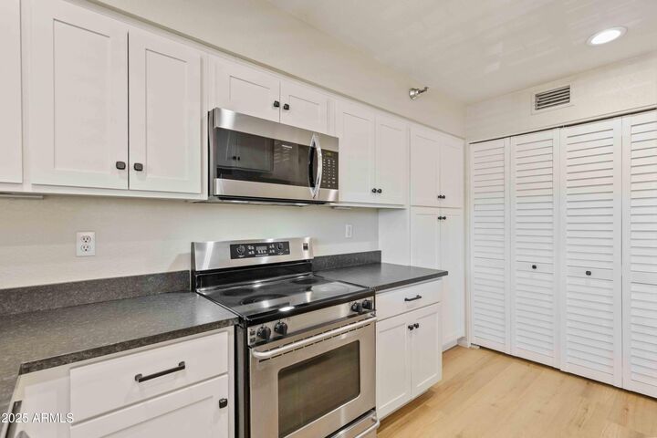 Property Photo:  154 W 5th Street 246  AZ 85281 