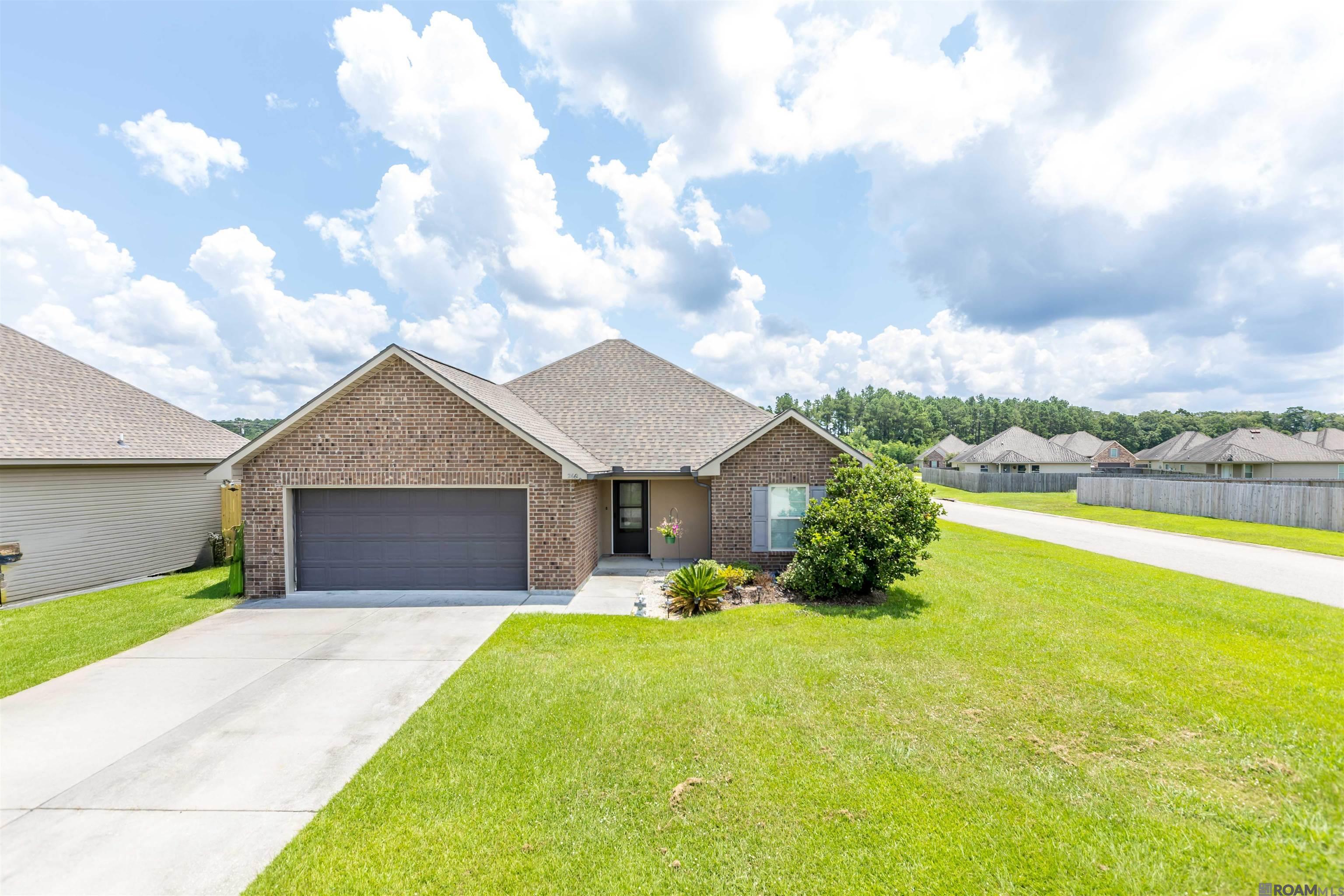Property Photo: 26618 Evangeline Trace Blvd LA 70726