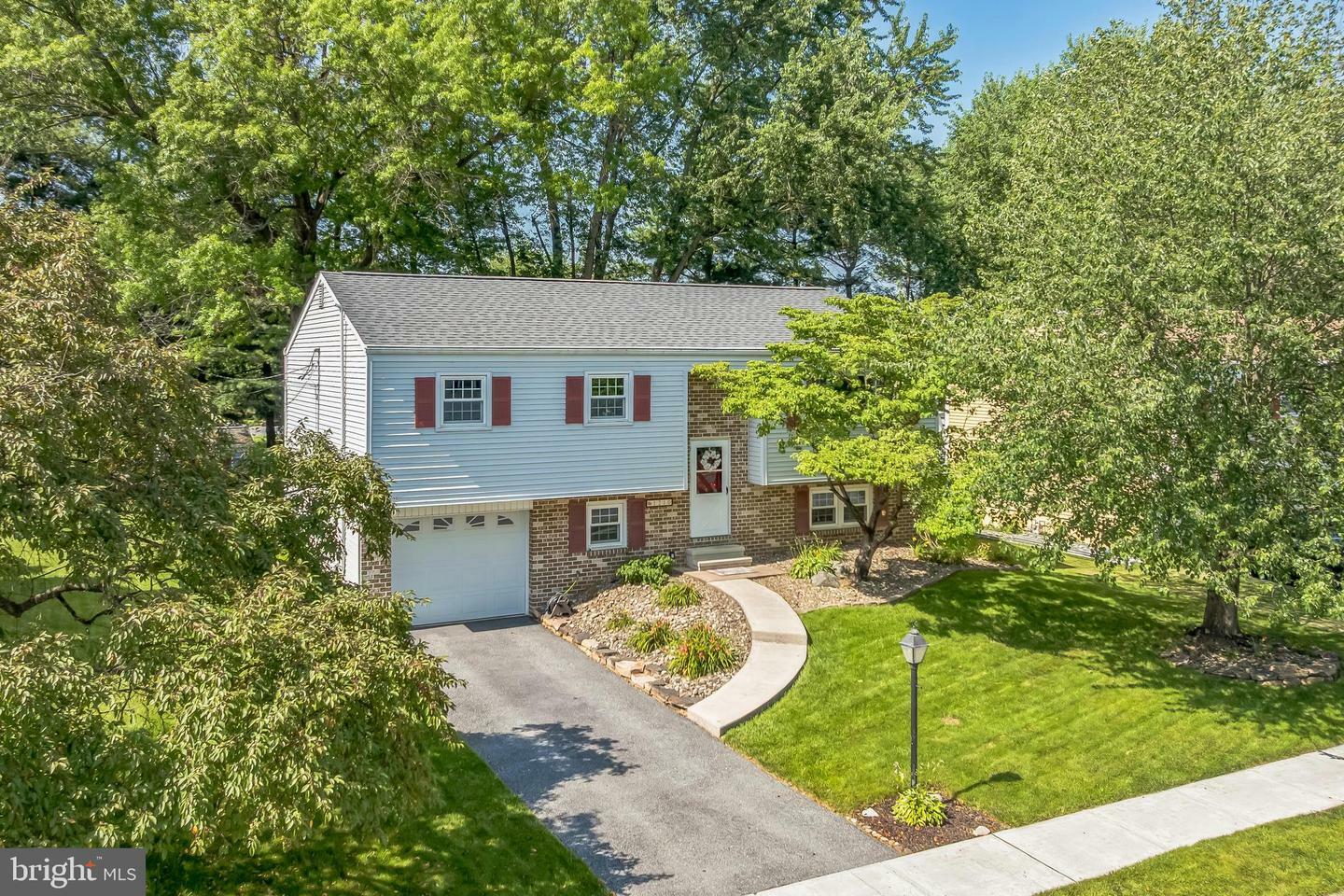 1210 Gross Drive  Mechanicsburg PA 17050 photo