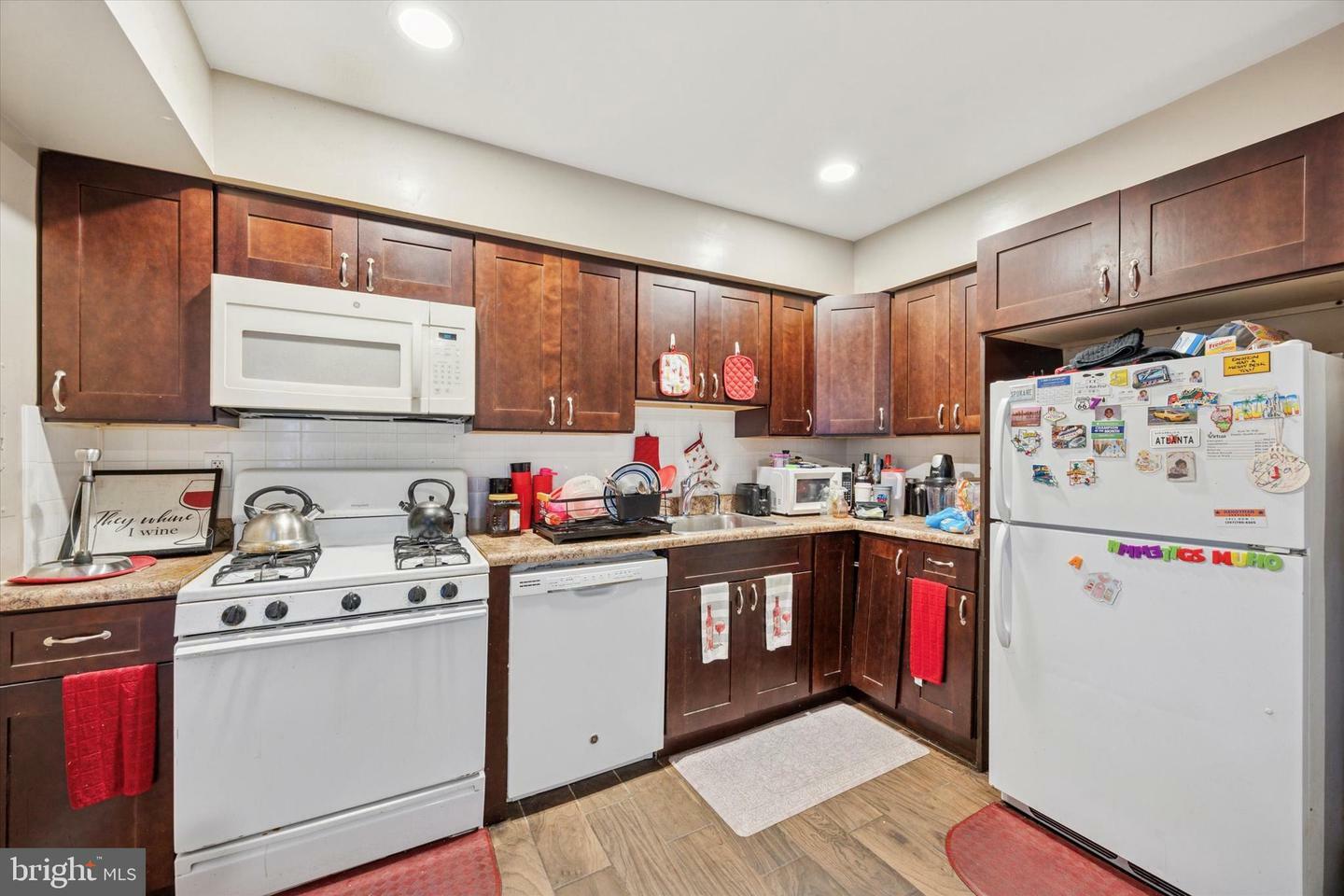 Property Photo: 131 Chelsea Circle B141 NJ 08021