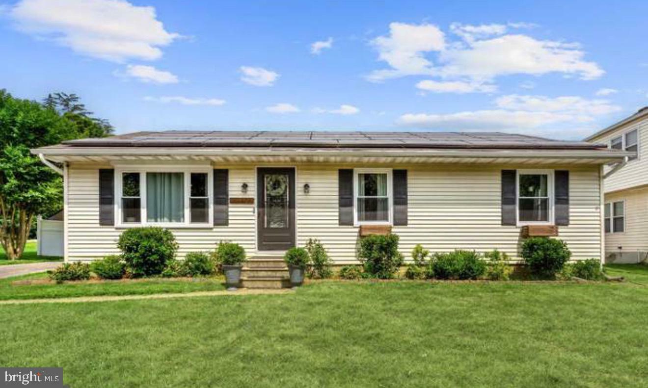 Property Photo: 406 Beech Street MD 20744