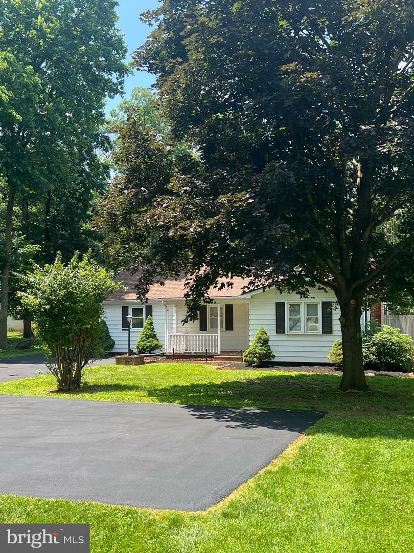 Property Photo: 1595 Rock Cliff Drive WV 25401