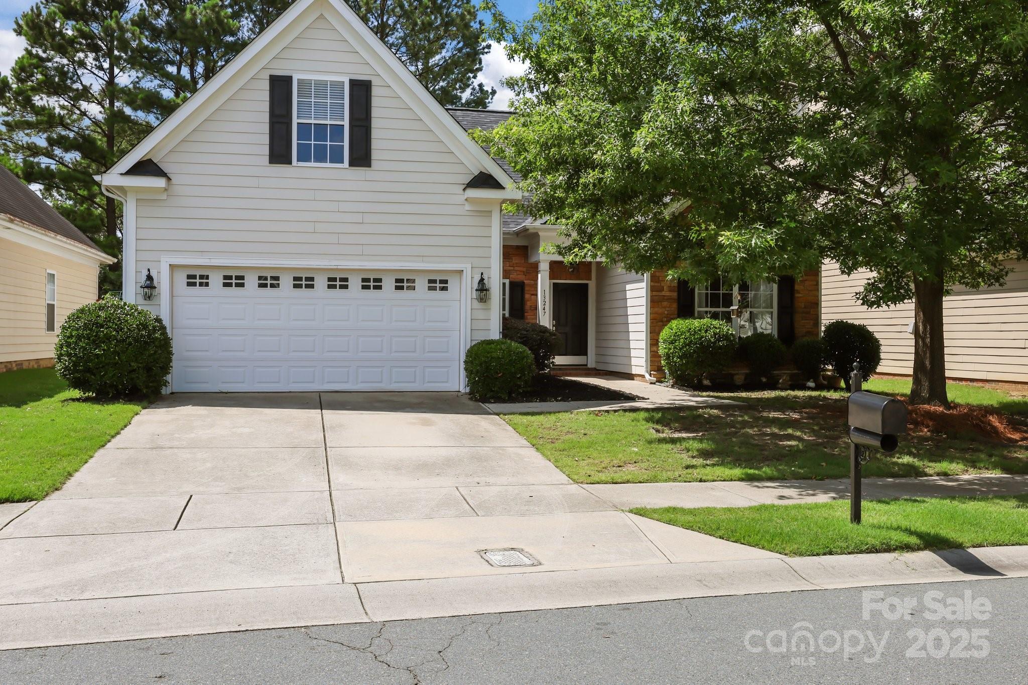 Property Photo: 13247 Eastfield Village Lane NC 28269