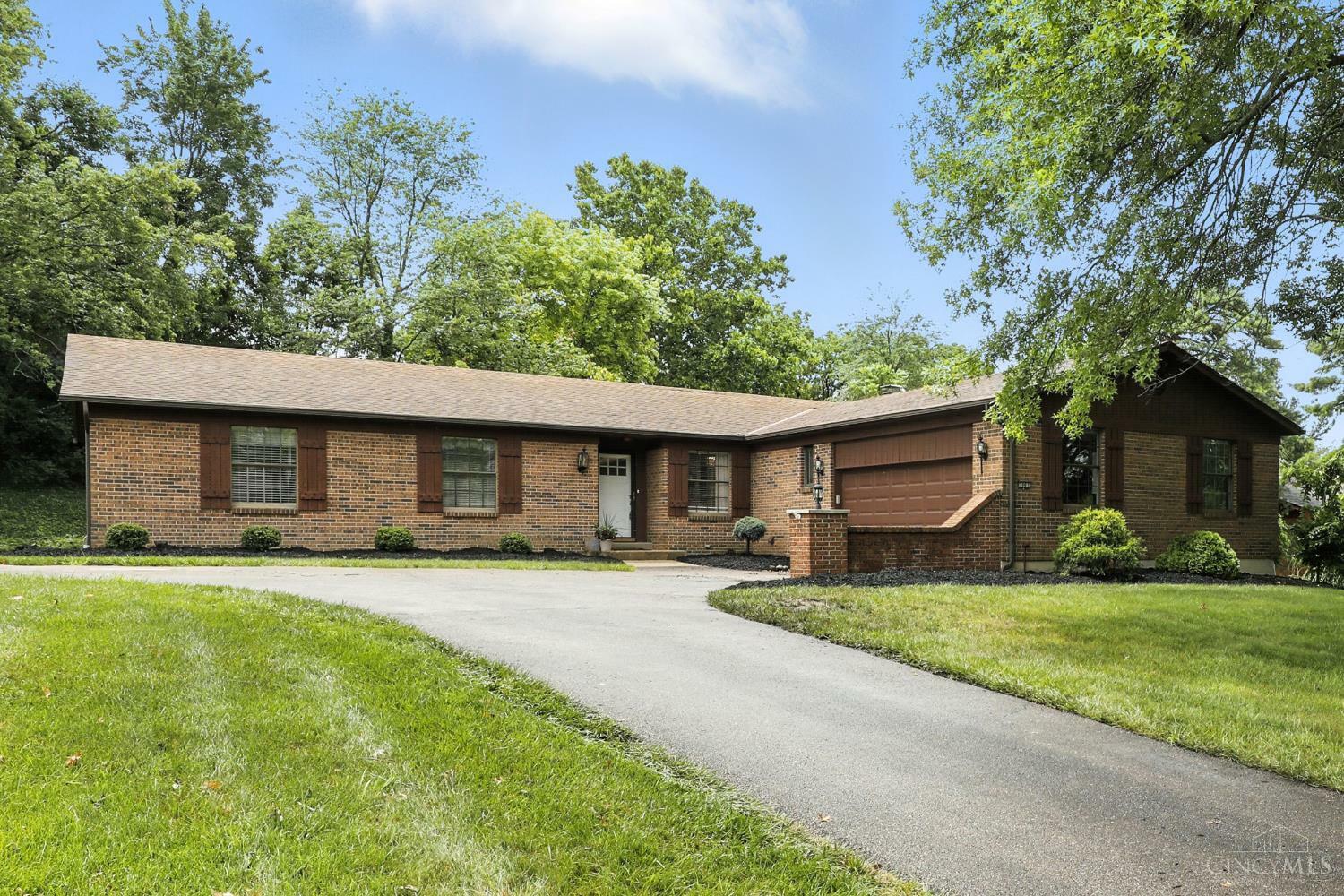 Property Photo: 7061 Butterwood Drive OH 45241