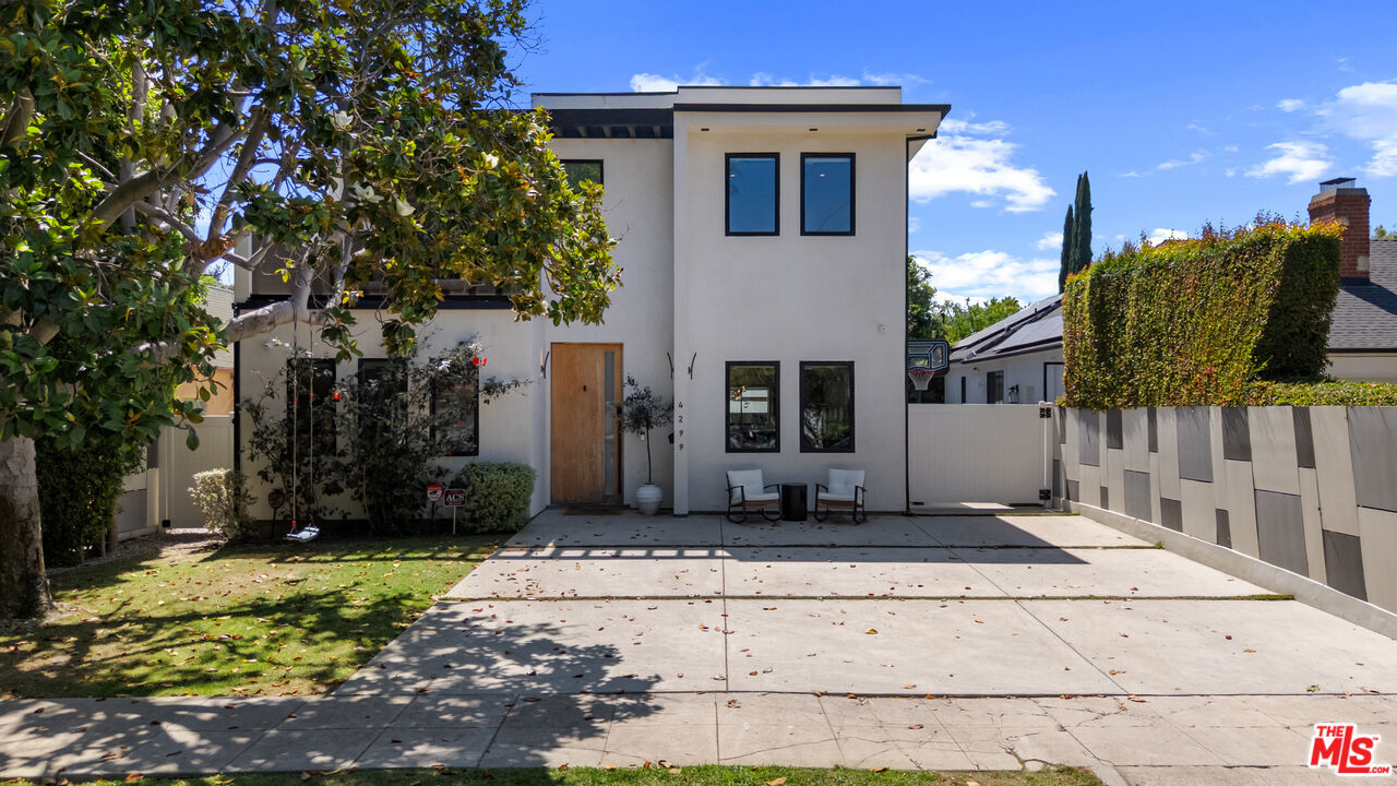 Property Photo: 4299 Elmer Ave CA 91602