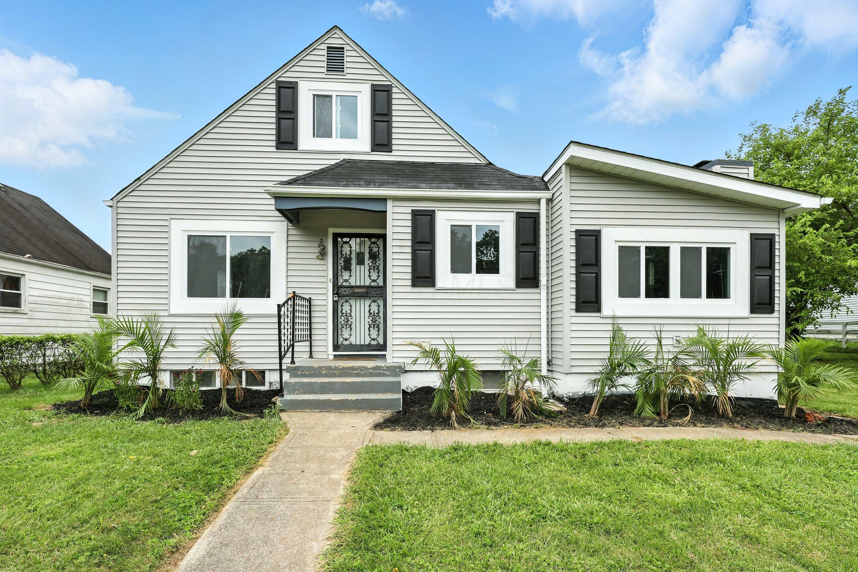 Property Photo: 449 Woodland Avenue OH 43203