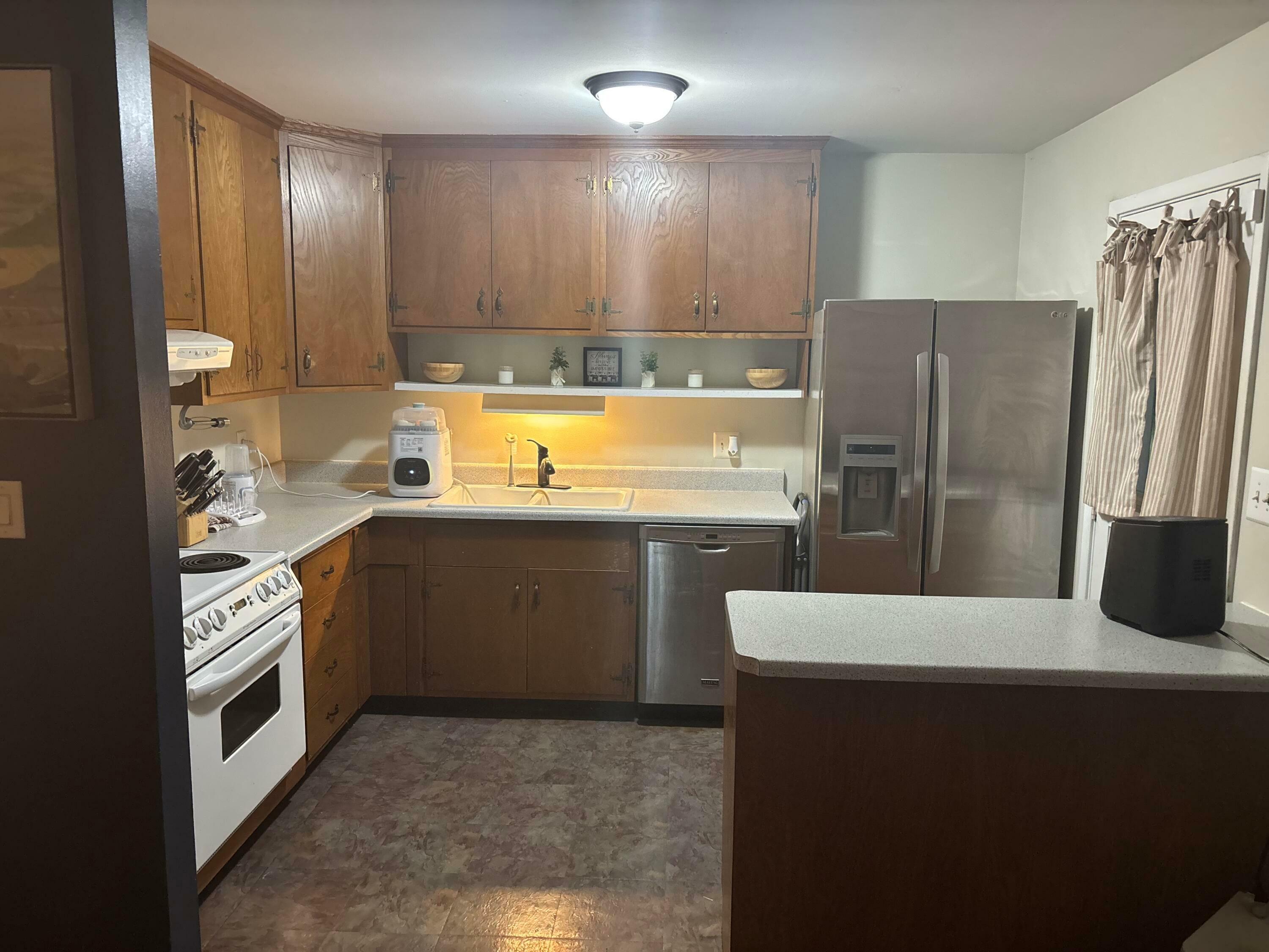 Property Photo:  967 S Roys Avenue  OH 43204 