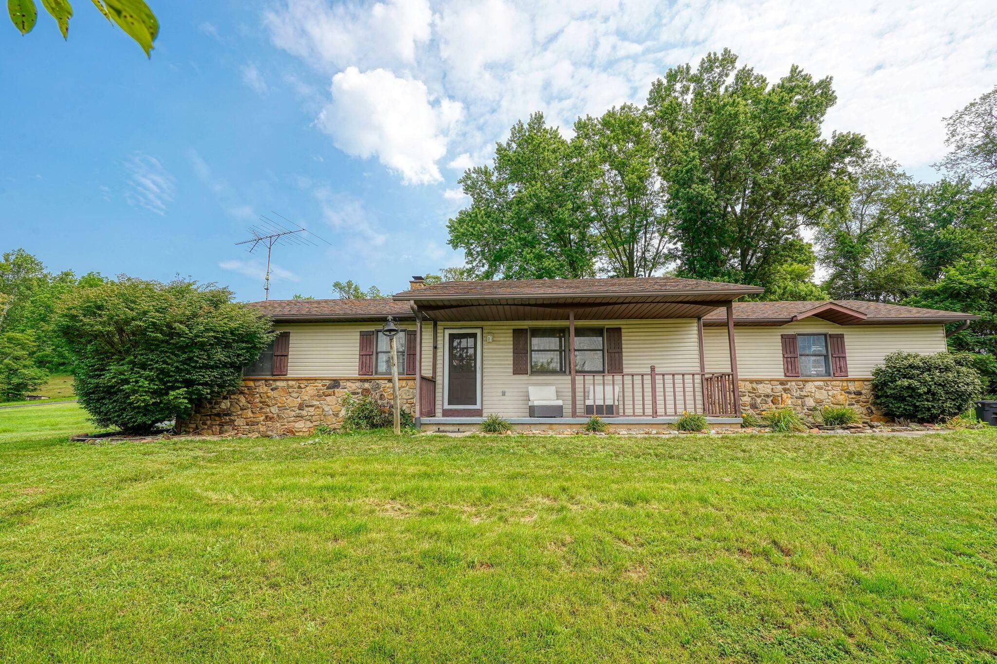 Property Photo:  11480 Webb Summit SE Road  OH 43107 