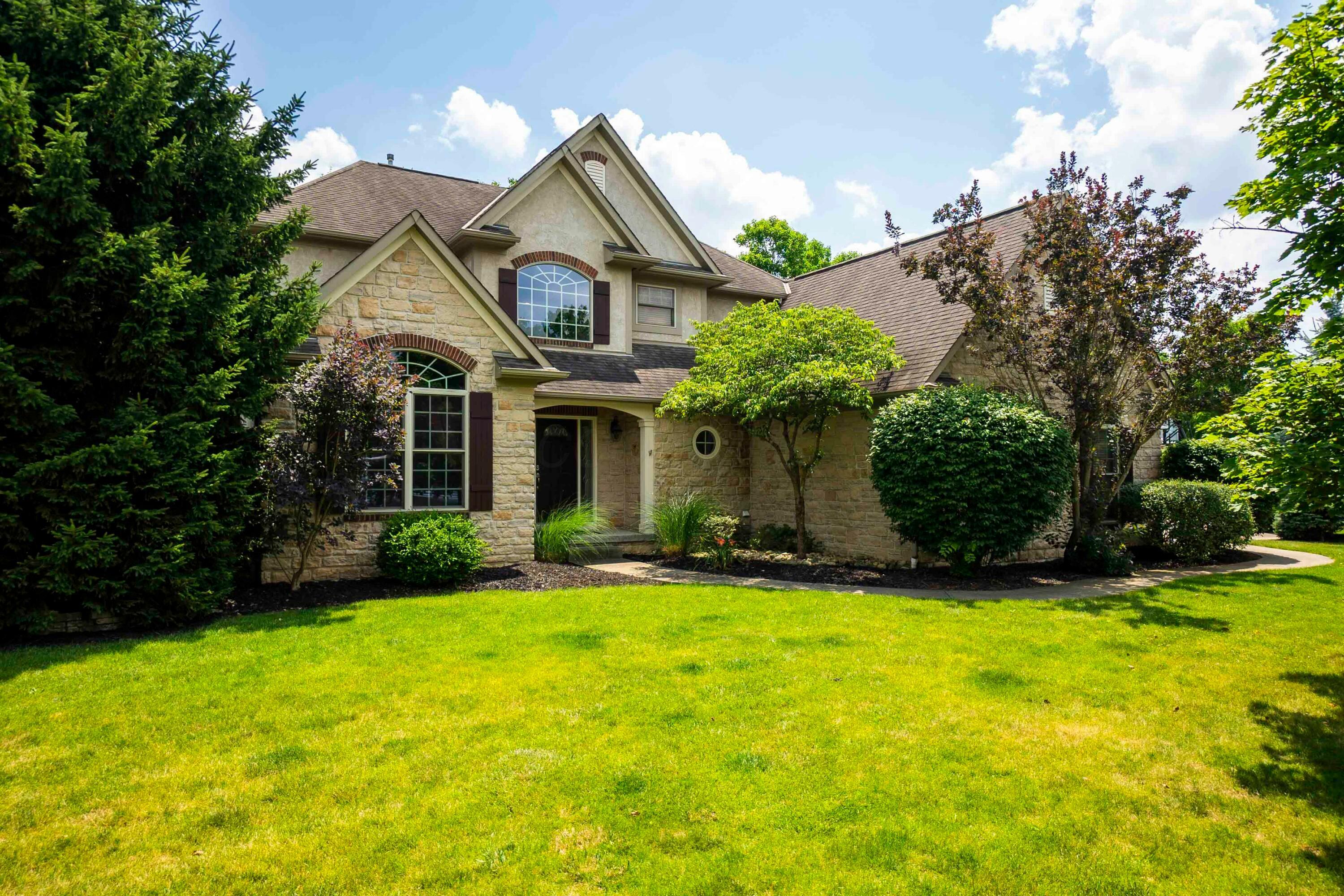 Property Photo: 2567 Carmel Drive OH 43035