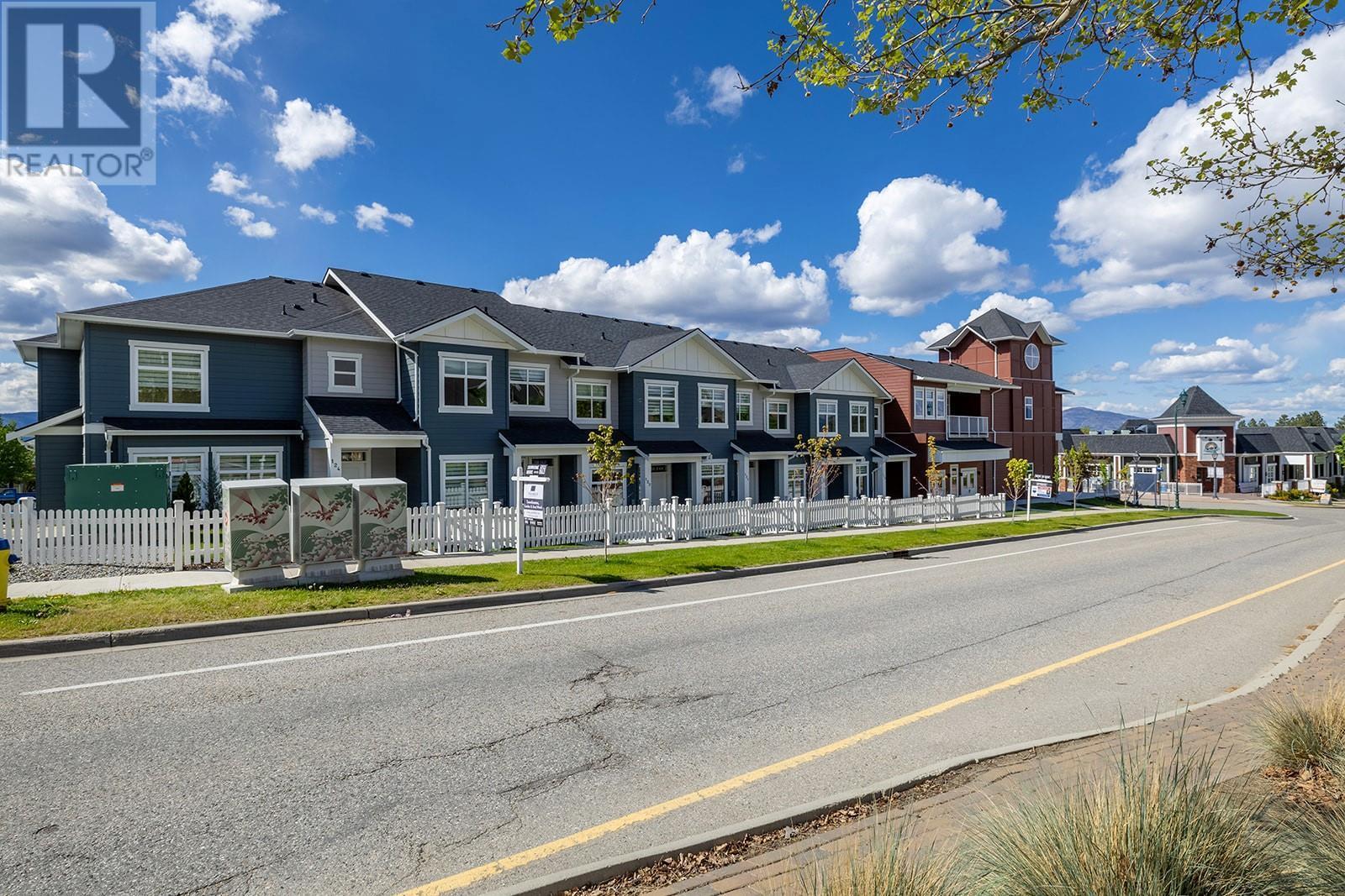 Photo de la propriété: 5300 Main Street 121 BC V1W 0C1