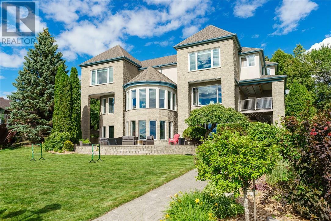 Property Photo: 73 Baycrest Road ON P3B 3X1