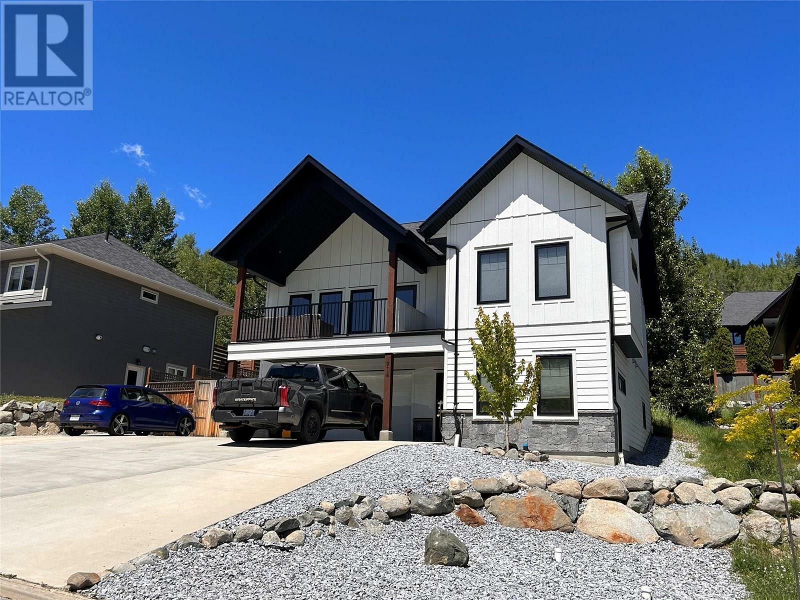 Property Photo: 914 Redstone Drive BC V0G 1Y0
