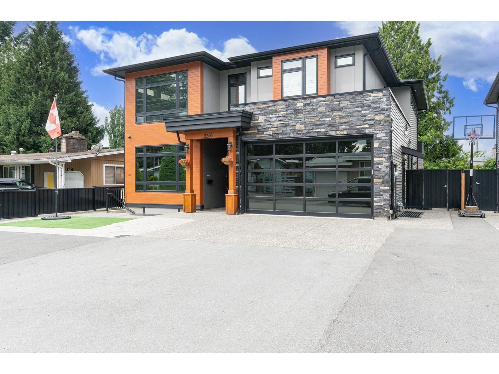Property Photo: 2305 Lynden BC V2T 3B8