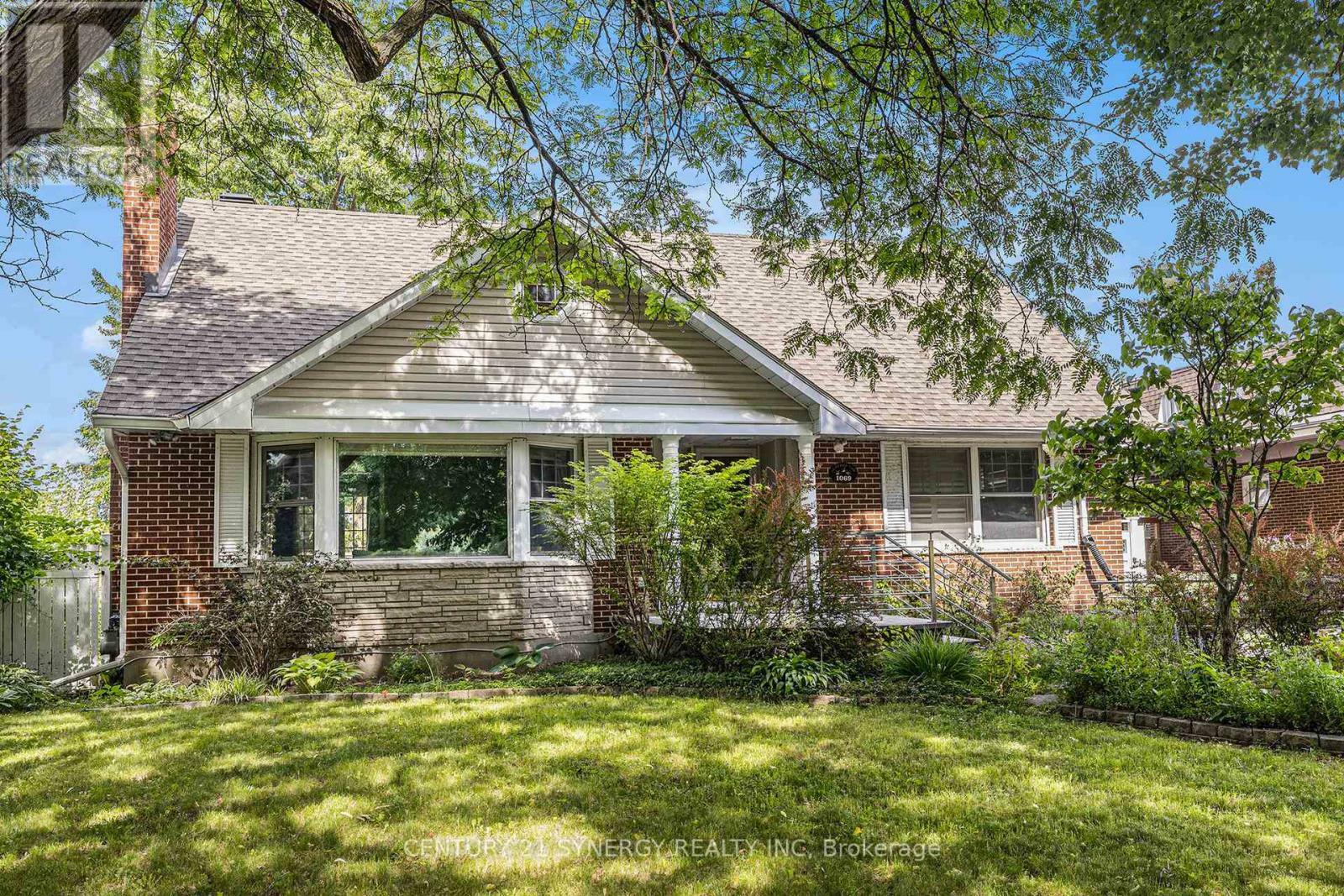 1069 Arnot Road  Ottawa ON K2C 0H5 photo