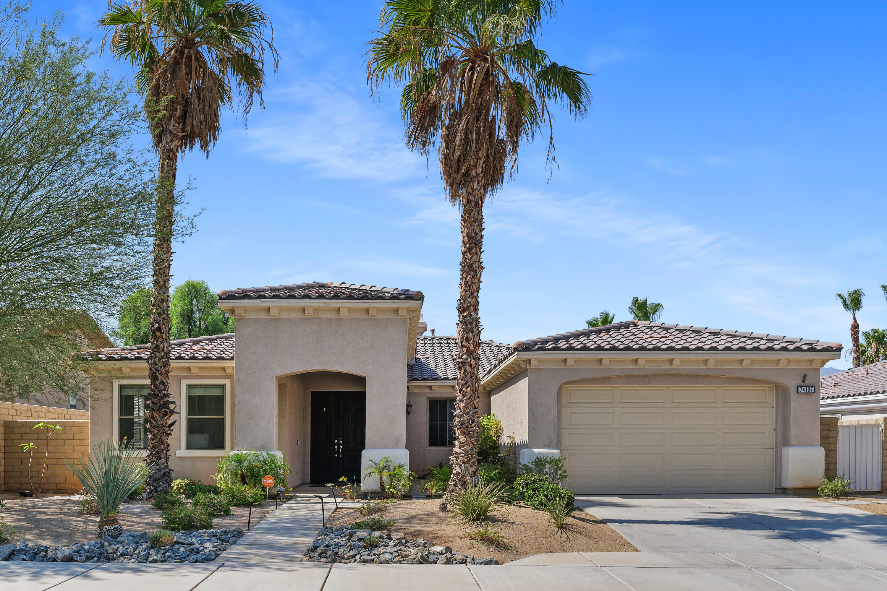 Property Photo: 74107 Kokopelli Circle CA 92211