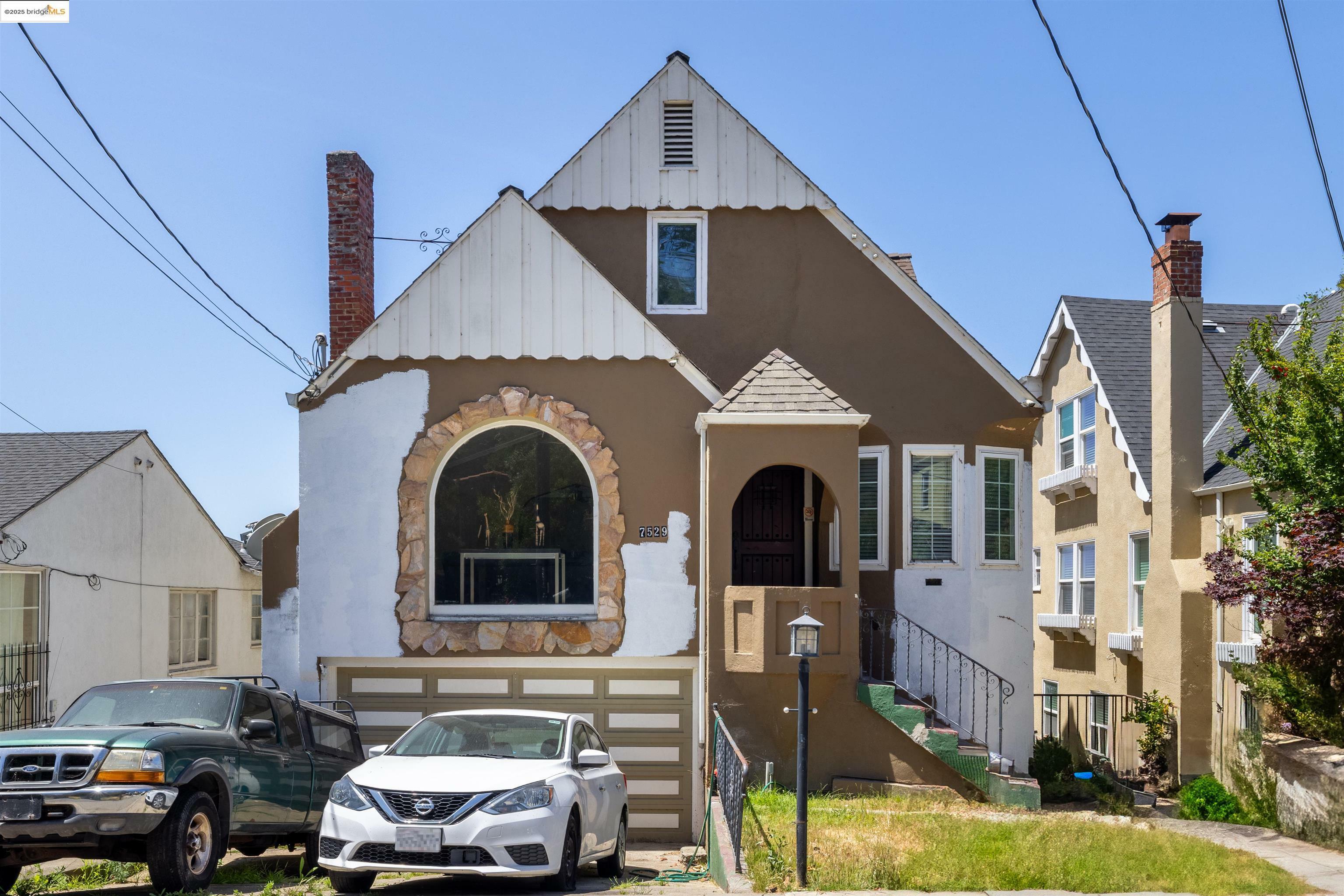 7529 Outlook Ave  Oakland CA 94605 photo