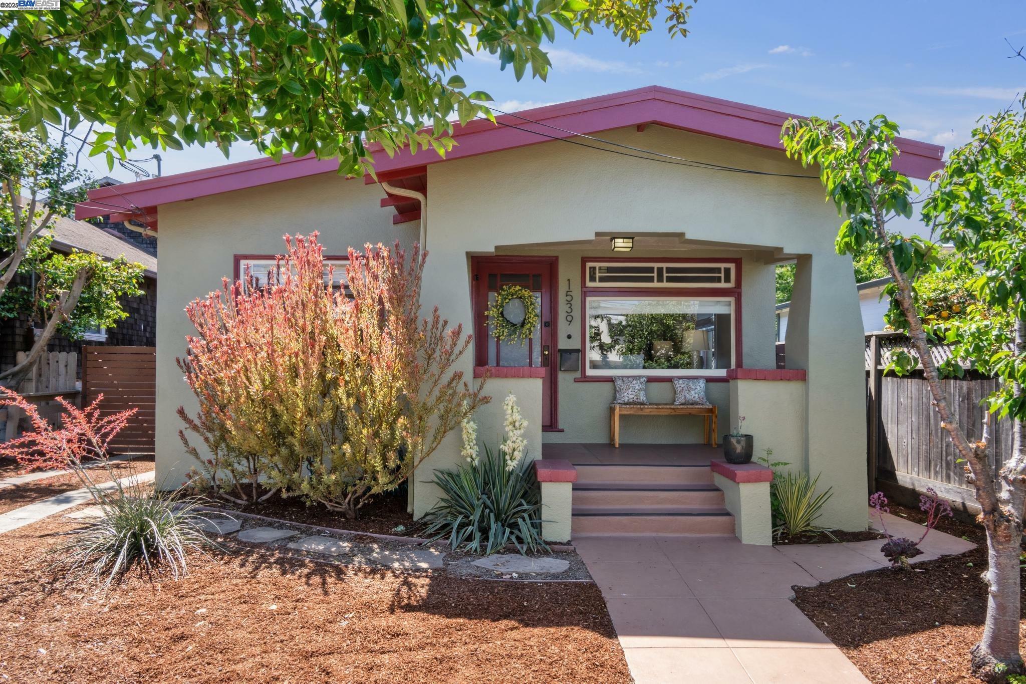 Property Photo: 1539 6th St CA 94501