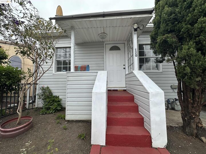Property Photo: 120 16th St CA 94801