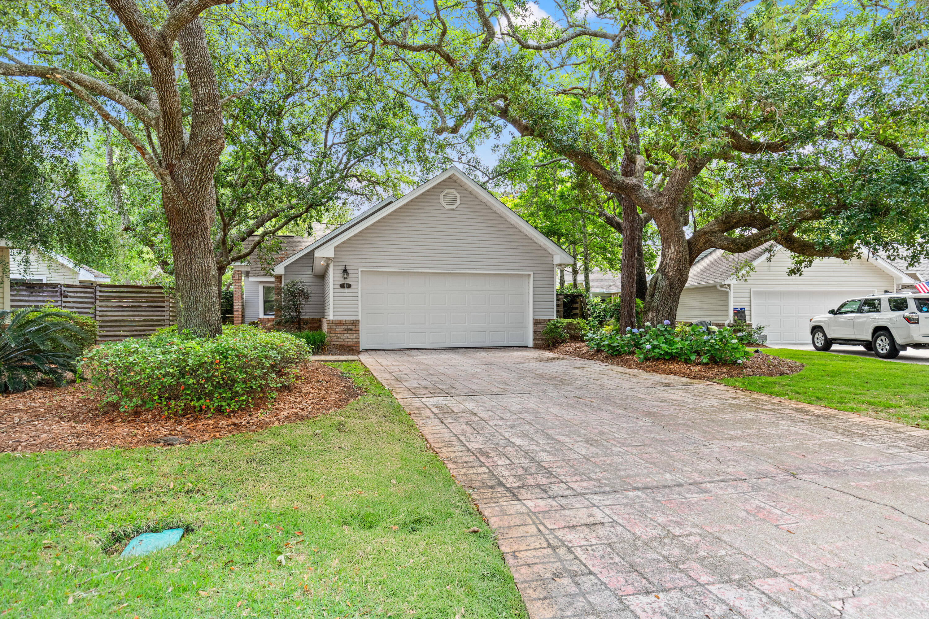 Property Photo: 1224 Deerwood Drive FL 32550