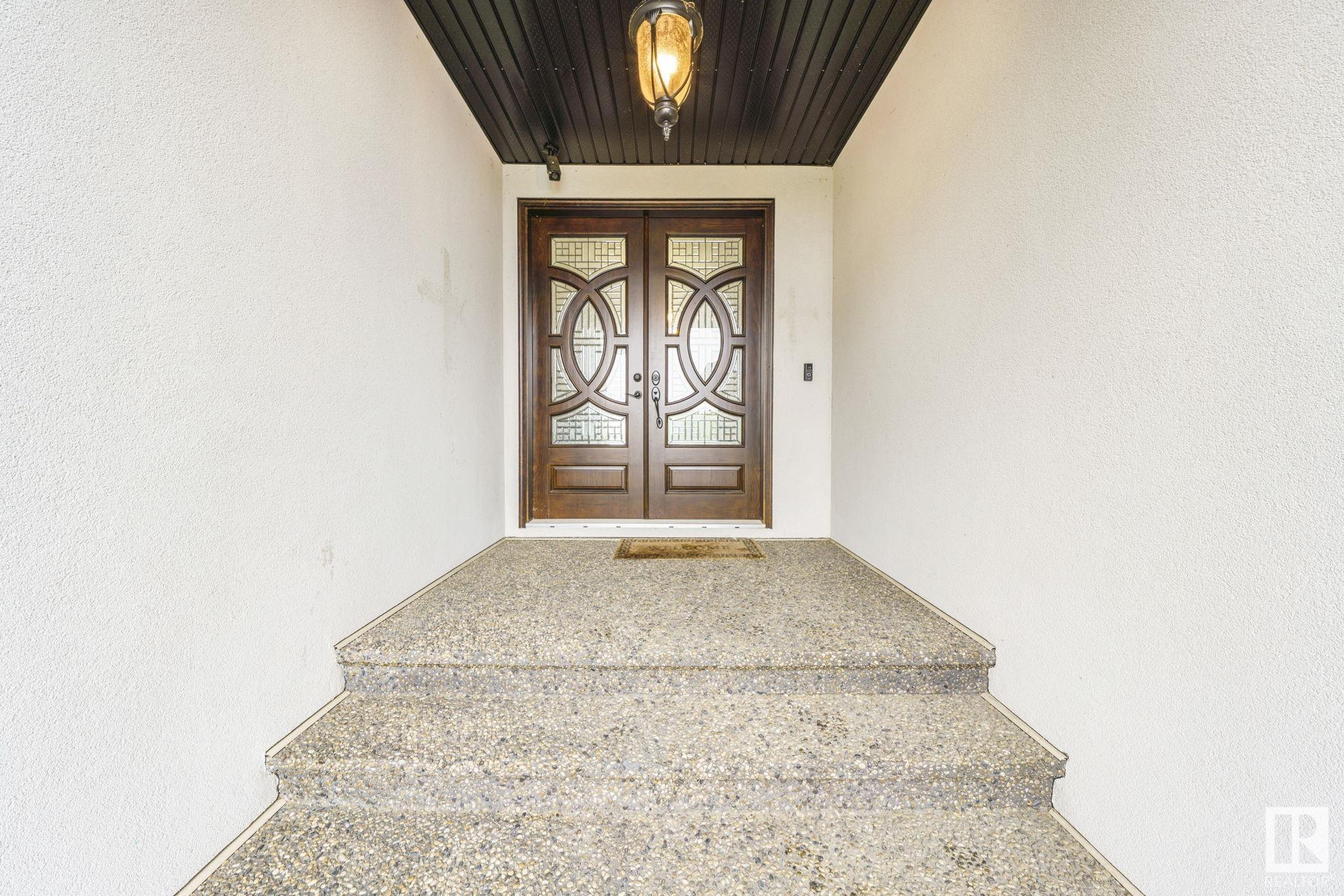 Property Photo: 710 Fraser Vista Vista NW AB T5Y 0L6