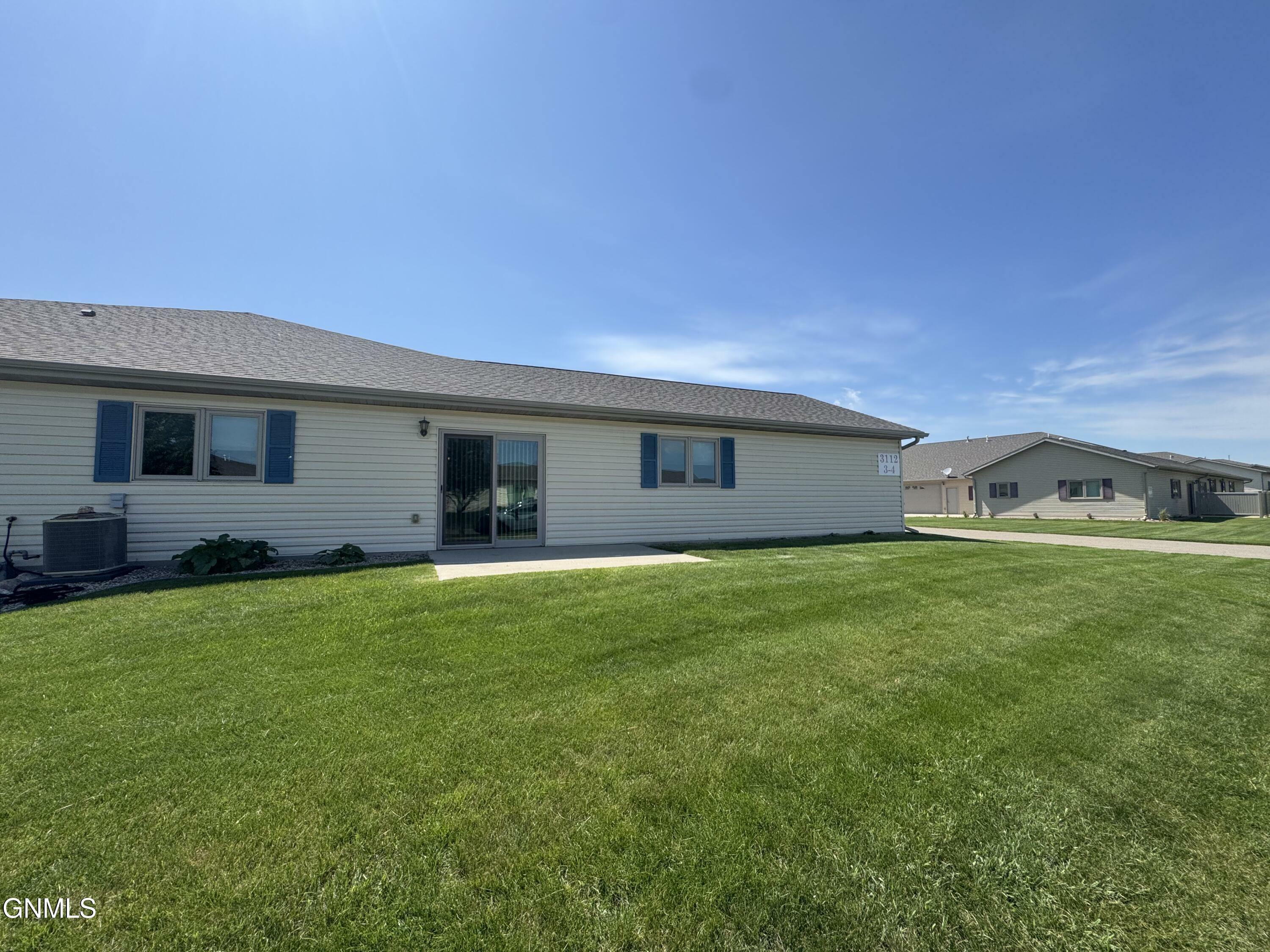 Property Photo:  3112 Nebraska Drive 3  ND 58503 