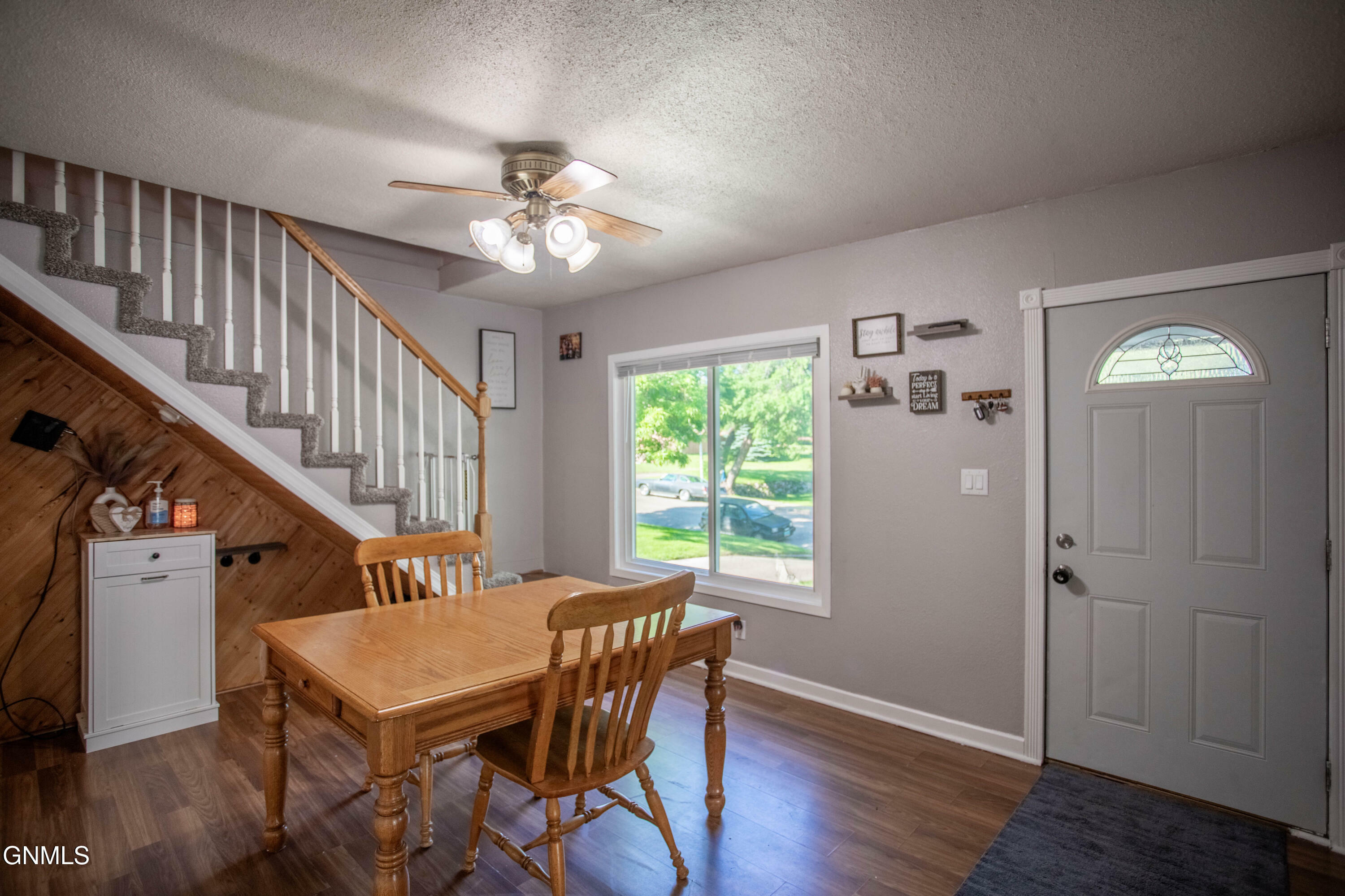 Property Photo:  708 4th Avenue NW  ND 58554 