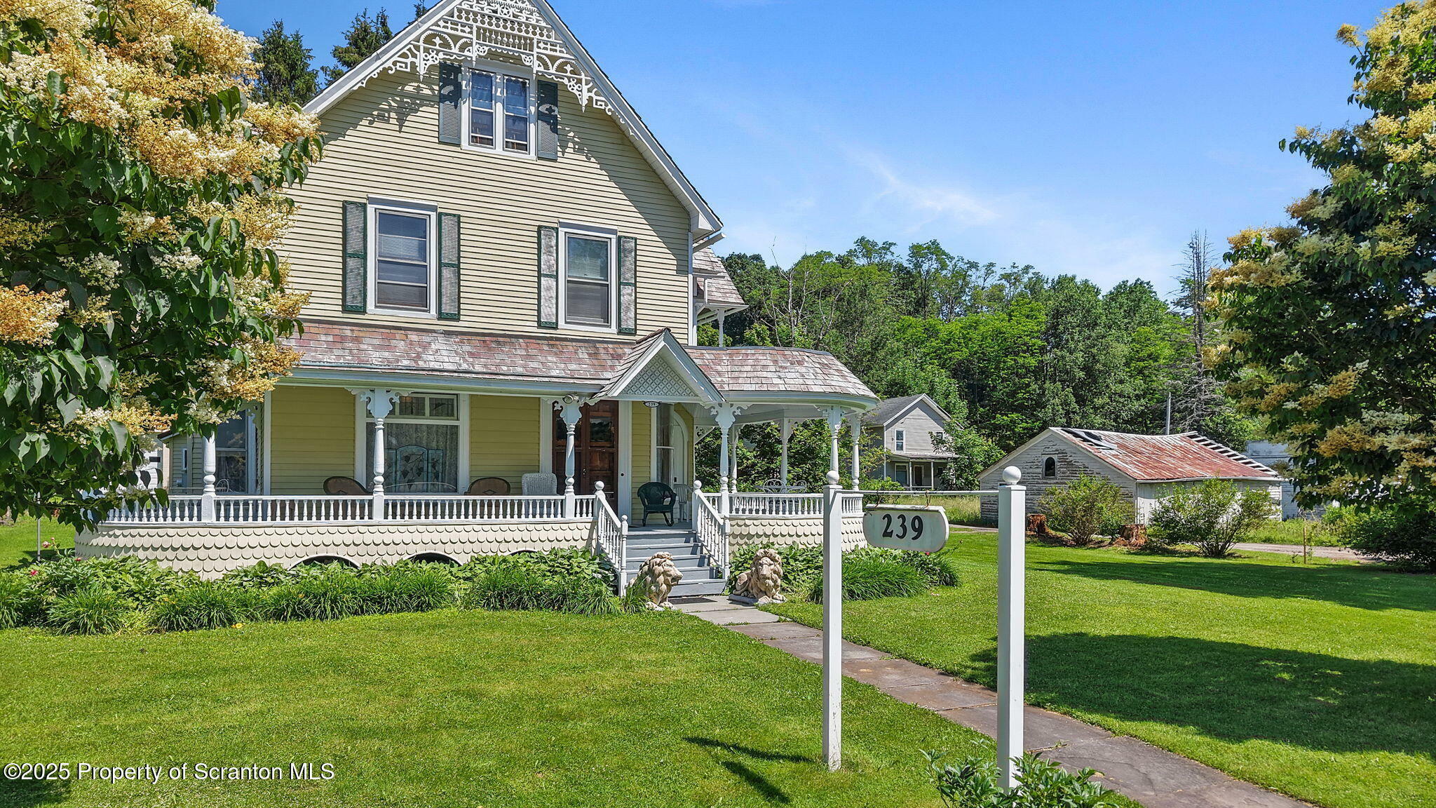 Property Photo:  239 Jackson Street  PA 18465 