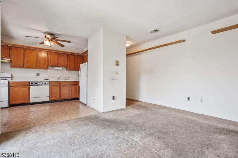 Property Photo:  700 Schuyler Ave B13  NJ 07032 