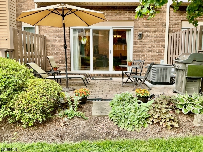 Property Photo:  20 Bedford Ct  NJ 07940 
