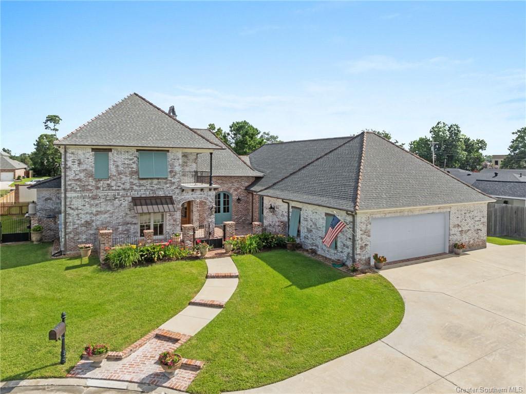 Property Photo: 2200 Longue Vue Drive LA 70605
