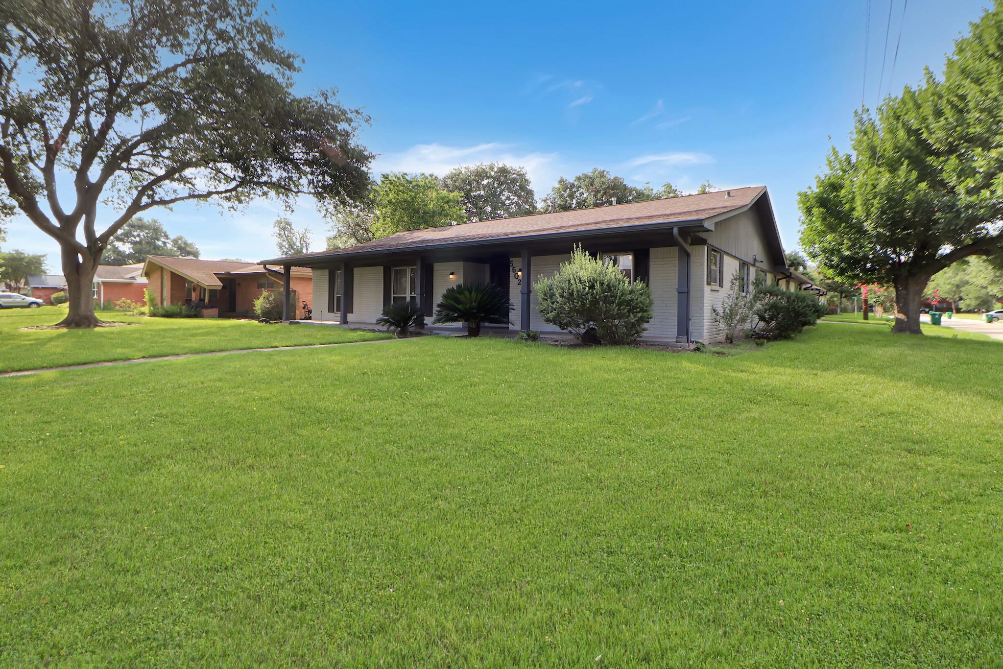 Property Photo: 5602 Sylmar Road TX 77081