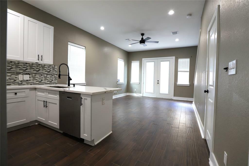 Property Photo:  4422 Phlox Street  TX 77051 