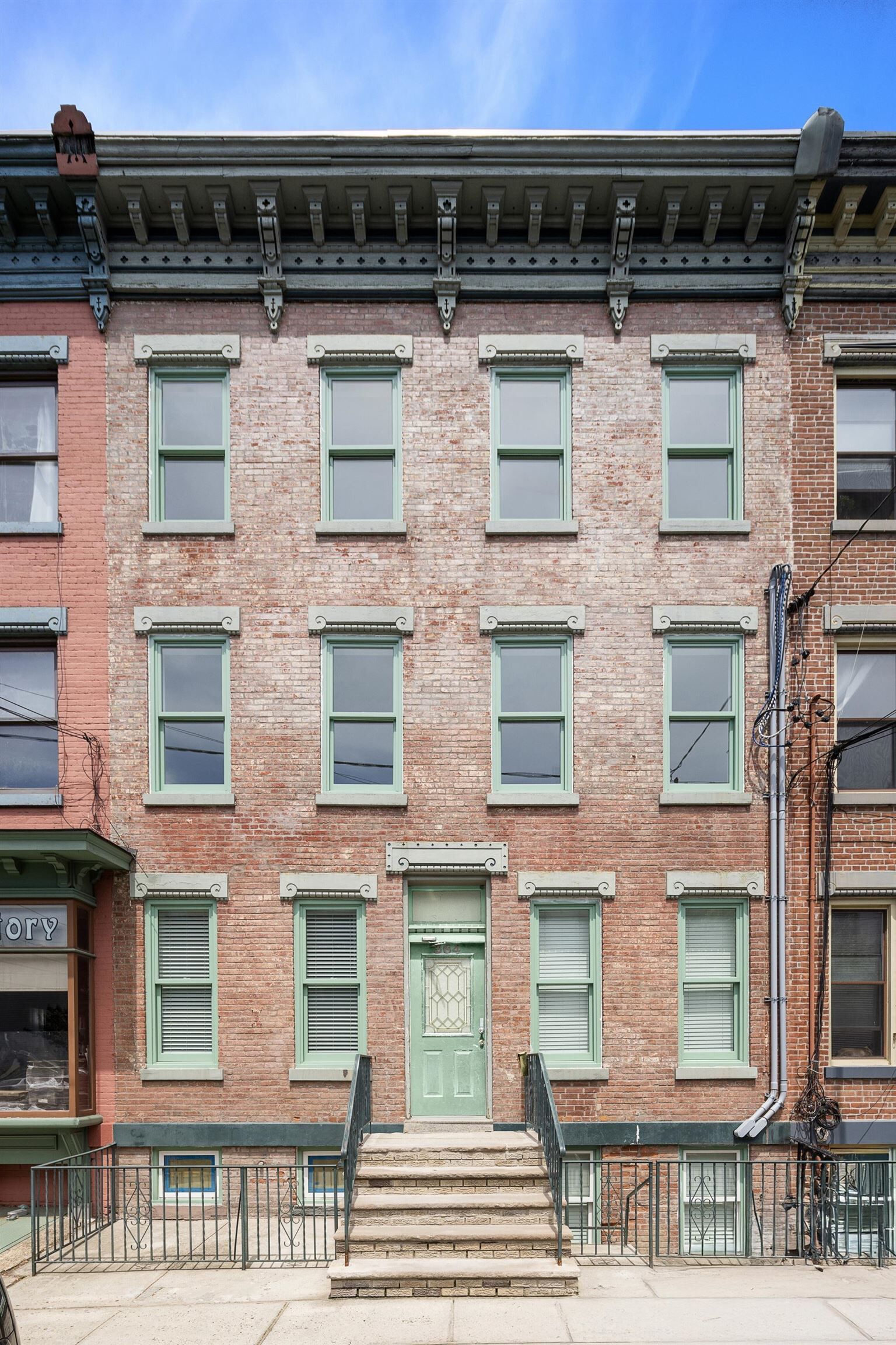 Property Photo: 364 8th St 1L NJ 07302