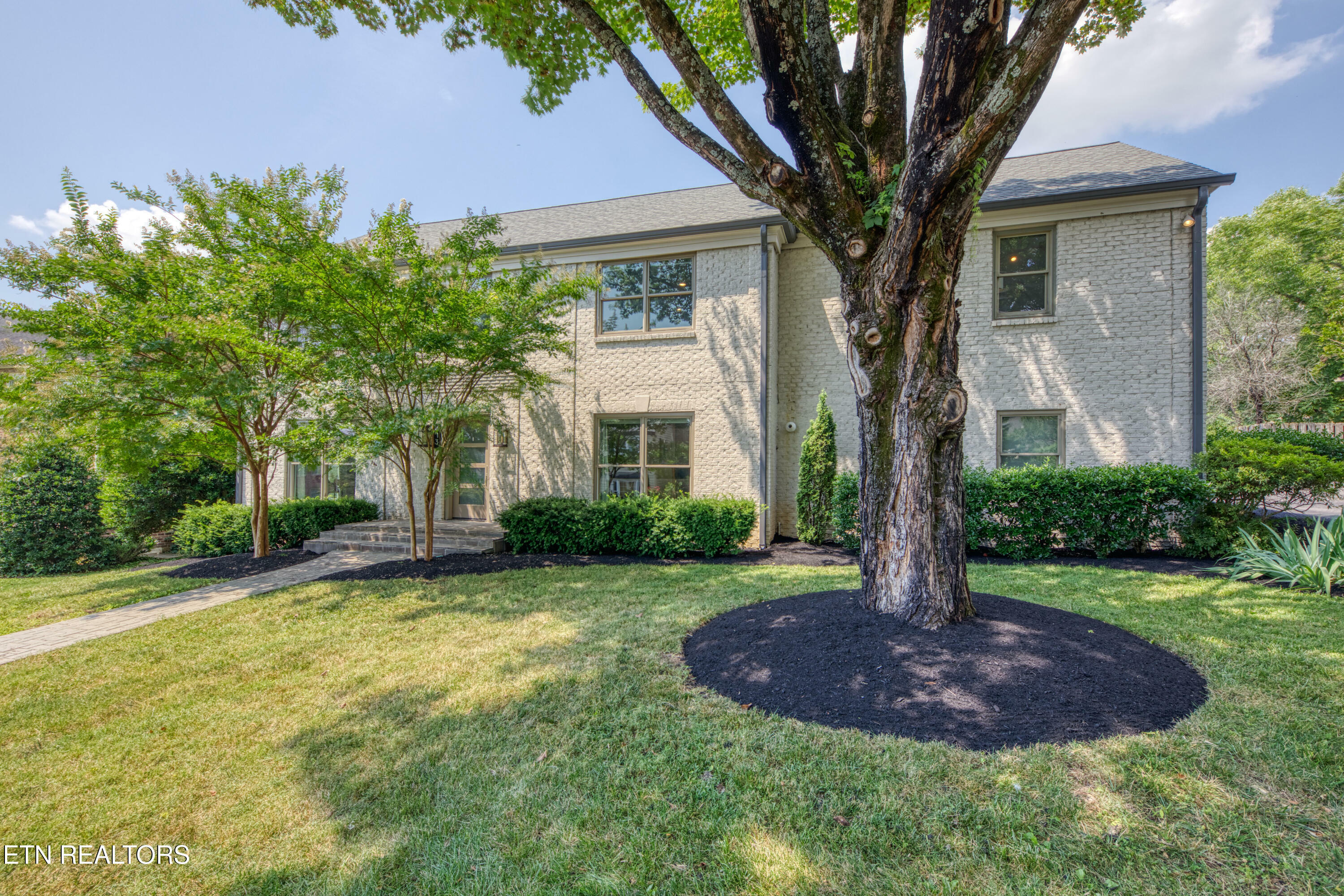 Property Photo:  413 Boxwood Square  TN 37919 